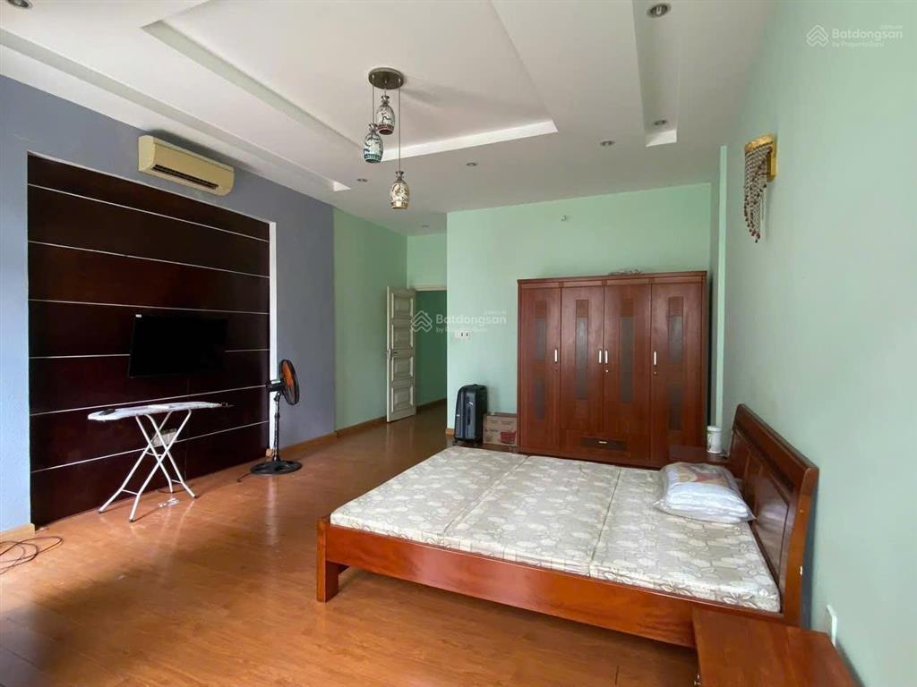 Bán nhà 4,5 tầng kẹp cống thoáng đường lê thước gần công viên hồ nghinh  biển mỹ khê giá tốt