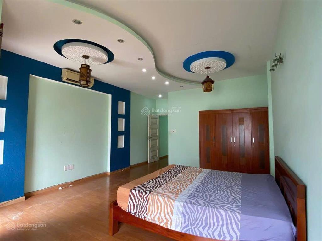 Bán nhà 4,5 tầng kẹp cống thoáng đường lê thước gần công viên hồ nghinh  biển mỹ khê giá tốt