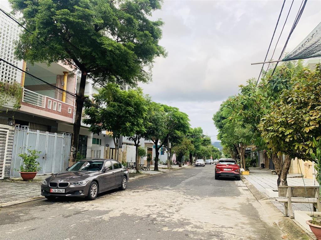 Bán nhà 3 tầng đường đỗ huy uyển đối diện vincom sông hàn, cách biển mỹ khê chỉ hơn 500m  giá tốt