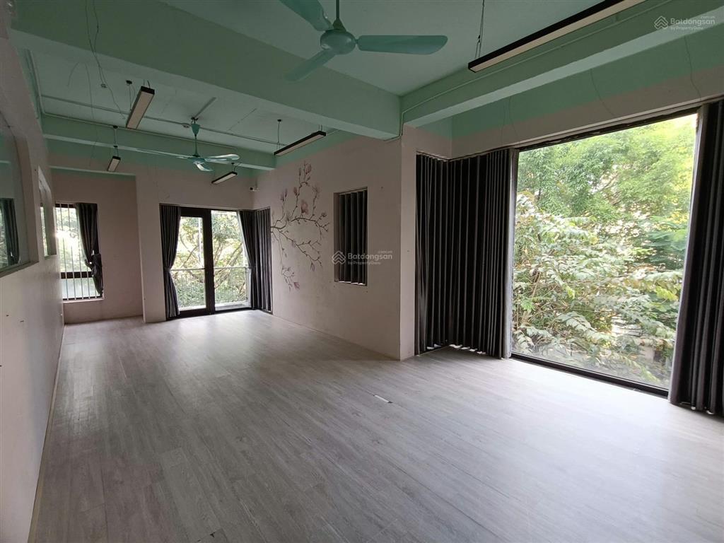 Cho thuê 300m2 biệt thự căn góc thủy nguyên ecopark giá 50tr tiện làm nhà hàng, trường học