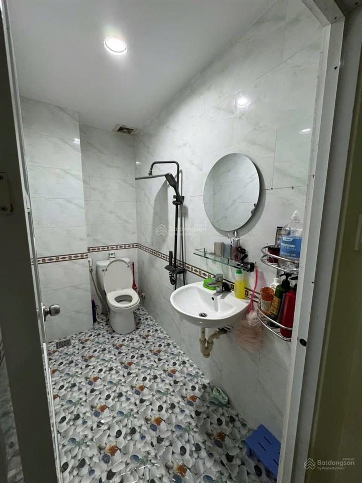 Chủ gửi bán gấp trong tháng nhà hẻm 673/ tỉnh lộ 10, dt 4x15m trệt 2 lầu. giá còn 5.5tỷ