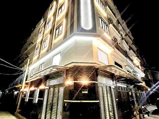 Nhà góc 2 mặt tiền mới xây, thiết kế hiện đại. dt 4x13.5m trệt lửng 3 lầu st. giá 7.8tỷ tl