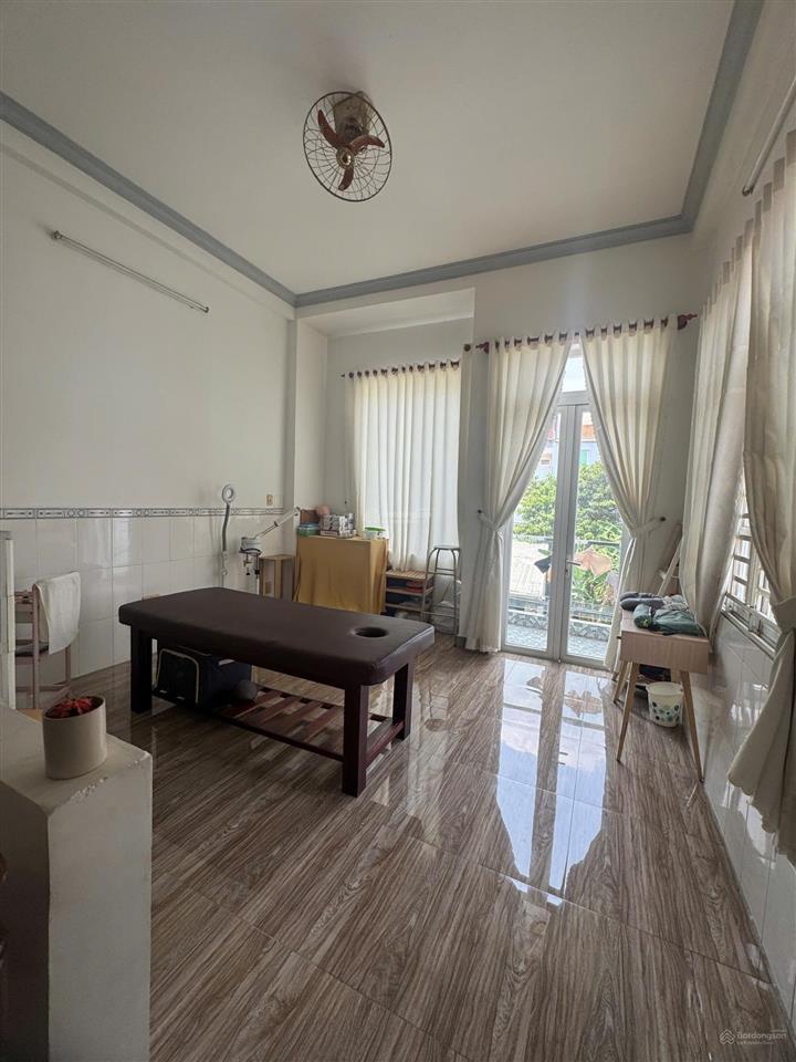 Nhà góc 2 mặt tiền khu tên lửa, dt 4x13.5m trệt 1 lửng 3 lầu sân thượng giá 9.8tỷ thương lượng