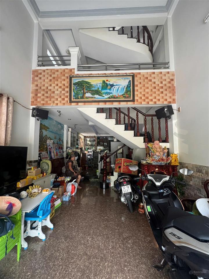 Nhà góc 2 mặt tiền khu tên lửa, dt 4x13.5m trệt 1 lửng 3 lầu sân thượng giá 9.8tỷ thương lượng