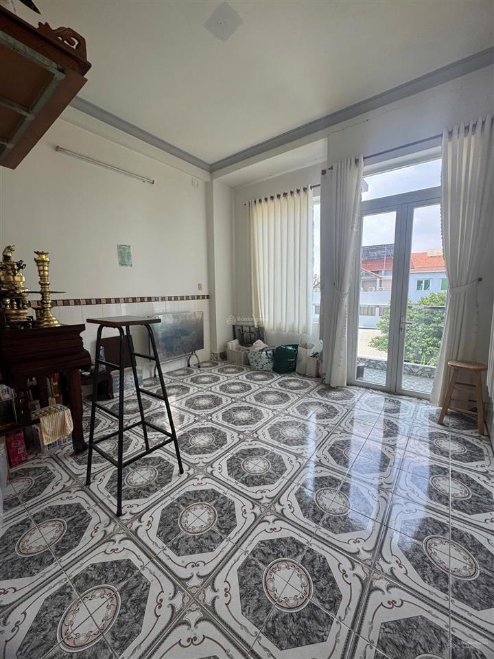 Nhà góc 2 mặt tiền khu tên lửa, dt 4x13.5m trệt 1 lửng 3 lầu sân thượng giá 9.8tỷ thương lượng