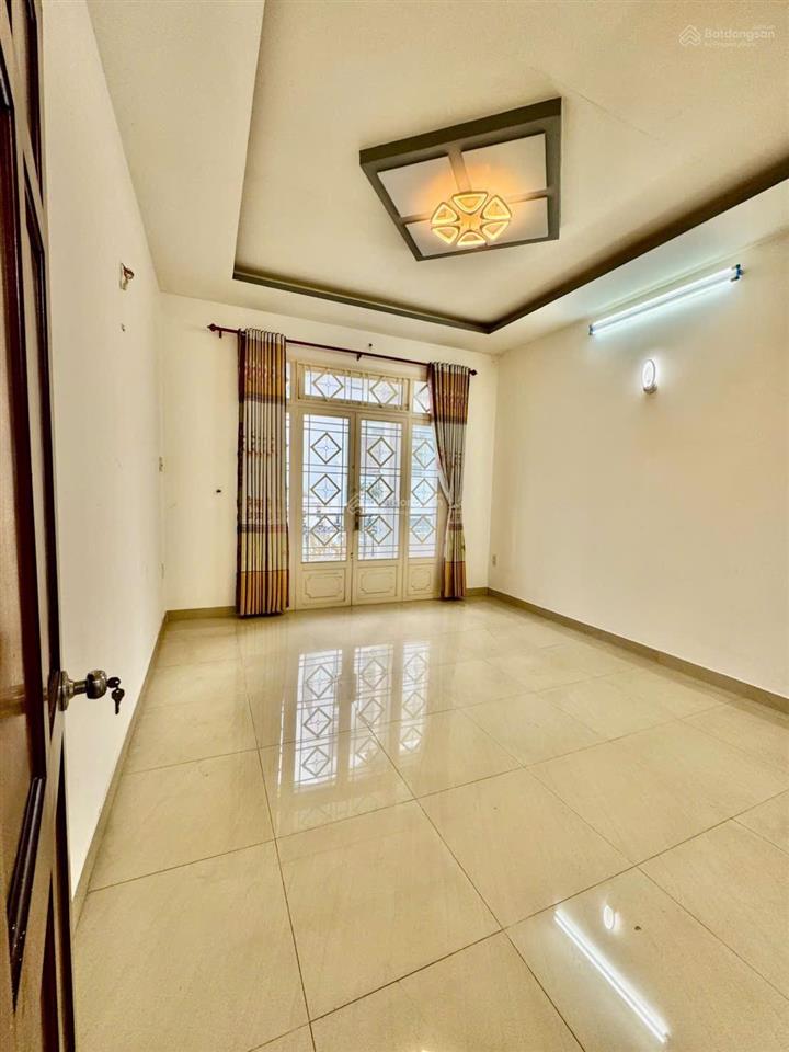 Nhà hẻm xe hơi nguyễn chí thanh, dt 3.9x14m trệt 2 lầu sân thượng. giá 10.3tỷ thương lượng
