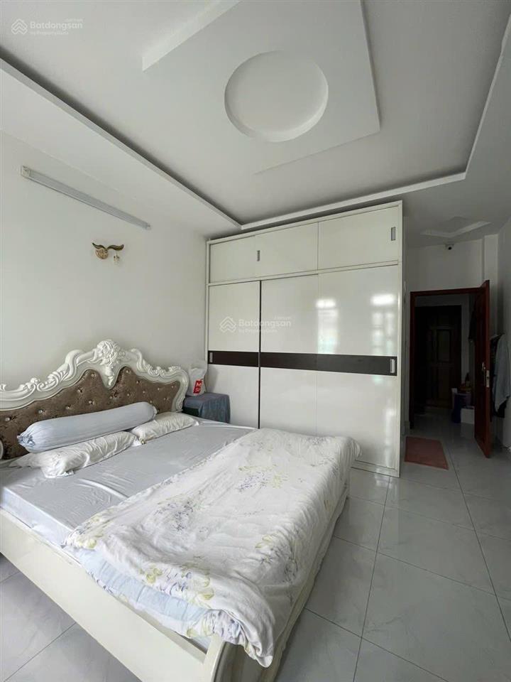 Nhà hẻm xe hơi 8m tân hoà đông, dt 4x20m trệt 2 lầu sân thượng có sân đậu ô tô. giá 7.9tỷ tl