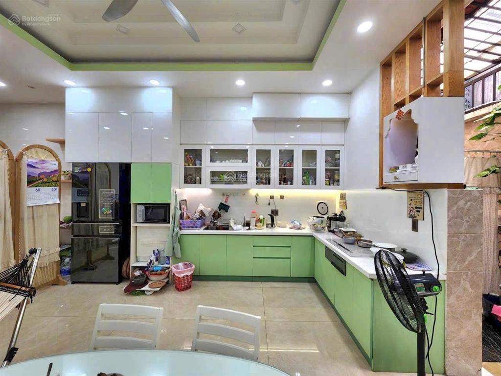 Nhà đẹp khu tên lửa chủ xây để ở có tặng nội thất, dt 5x19m trệt 2 lầu sân thượng. giá 12tỷ