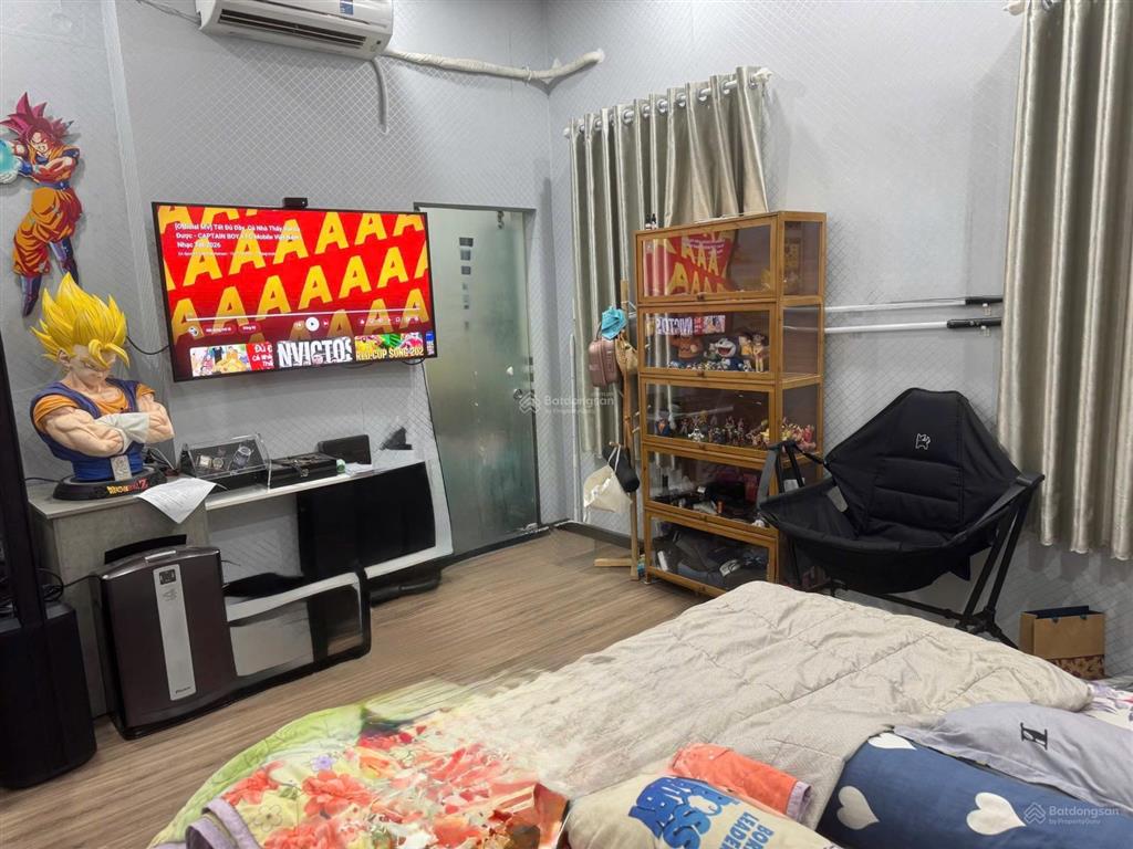 Chủ cần bán gấp nhà hẻm bà hom, dt 3.76 x 12.2m nở hậu 6.5m. trệt 1 lầu đúc thật. giá 5.1 tỷ