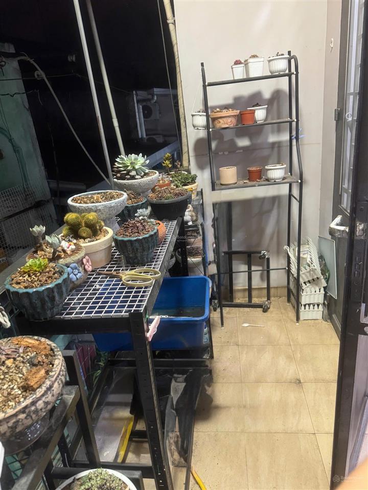 Chủ cần bán gấp nhà hẻm bà hom, dt 3.76 x 12.2m nở hậu 6.5m. trệt 1 lầu đúc thật. giá 5.1 tỷ