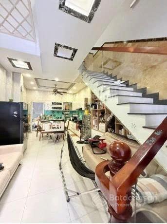 Nhà mặt tiền đs 1c khu tên lửa, dt 4x16m trệt 2 lầu sân thượng, giá 8.9tỷ thương lượng