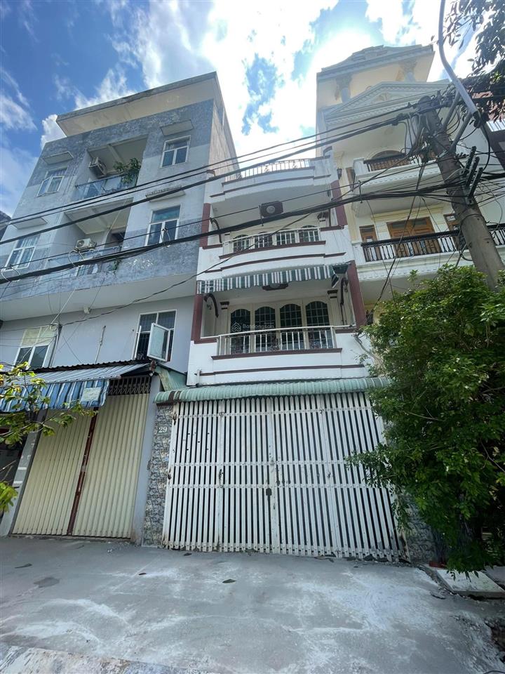 Cho thuê nguyên căn nhà khu nam hùng vương view công viên. dt 4.5x20m 6pn 4wc 2 lầu st. 20tr/th
