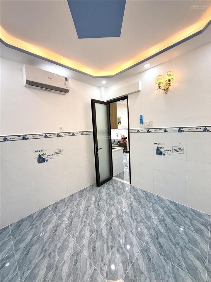 Nhà đẹp 40m2, hẻm thông, cách mặt tiền 30m đường ba đình p9 q8