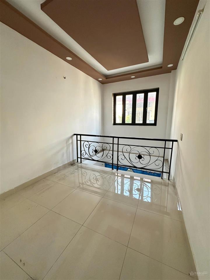 Nhà 5 tầng, hẻm thông, sát hẻm xe hơi đường âu dương lân p3 q8