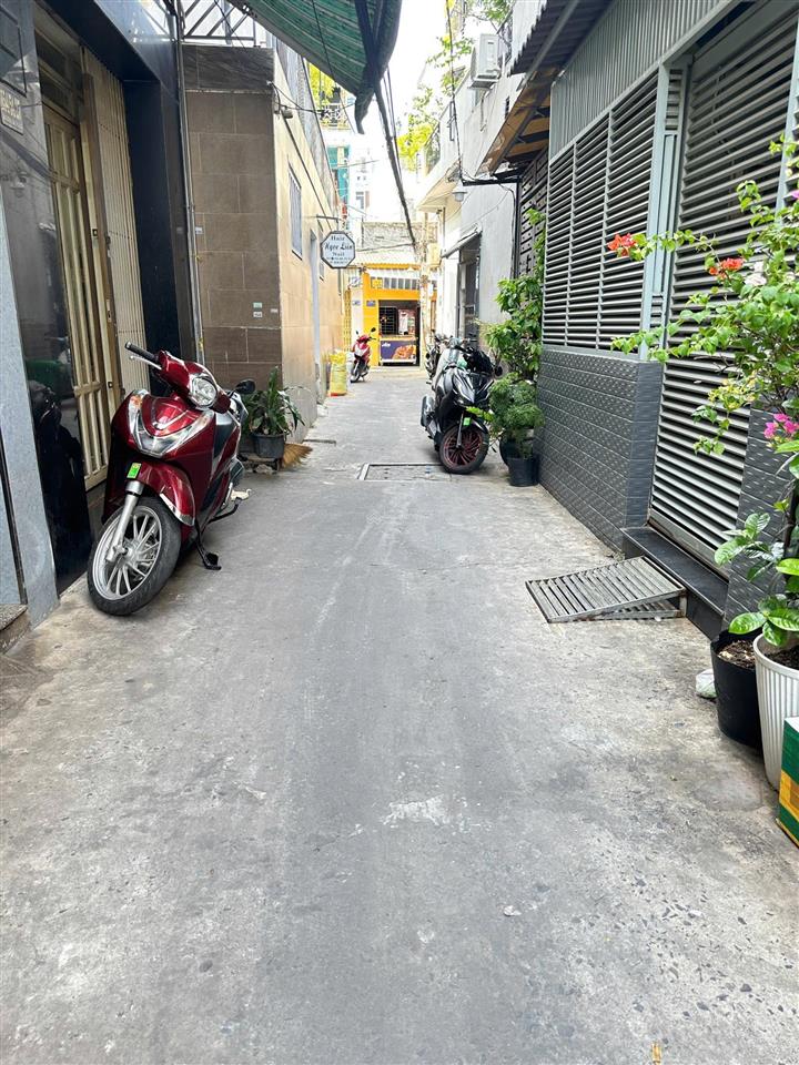 Nhà 5 tầng, hẻm thông, sát hẻm xe hơi đường âu dương lân p3 q8
