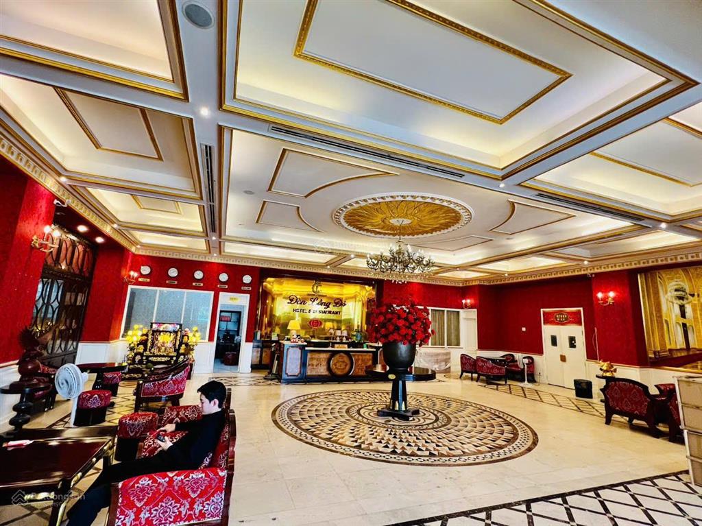 Bán khách sạn nhà hàng 3 sao hoàng văn thụ, 200 tỷ, 833.7m2, giá siêu hời, tốt, nha trang