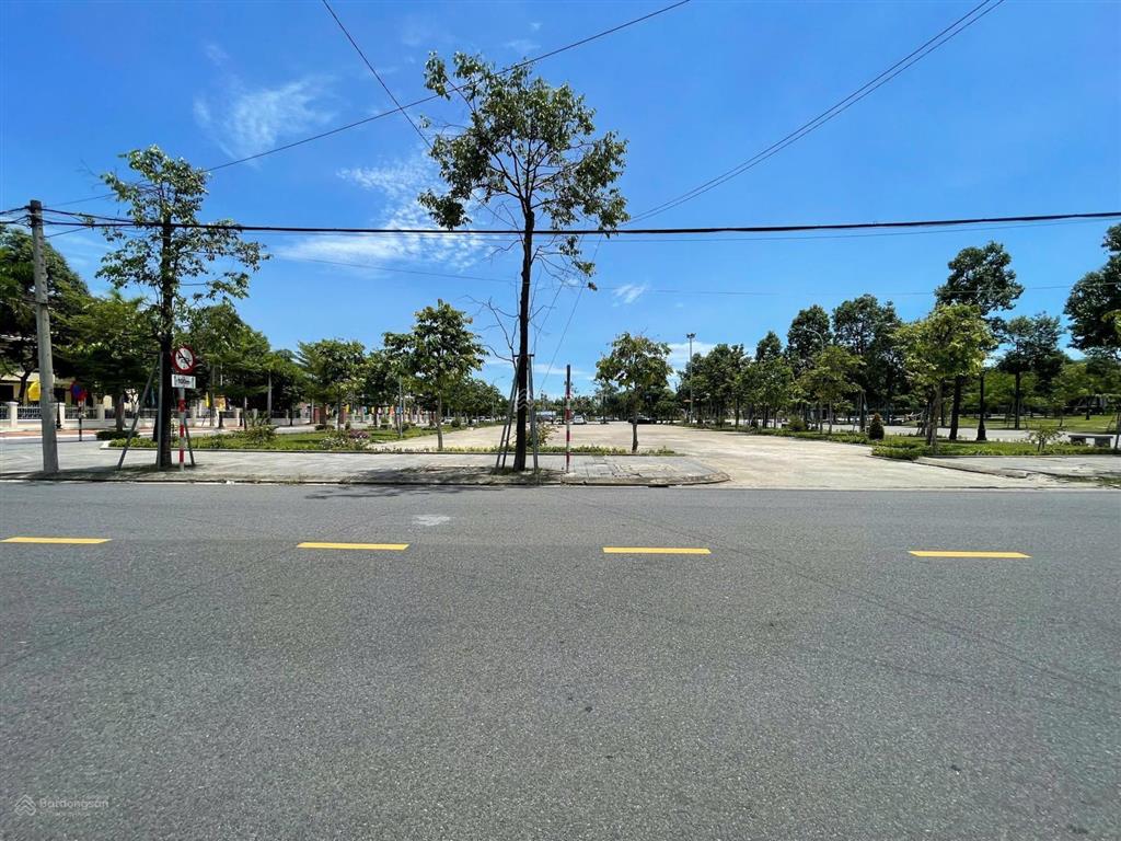 Đất mt đường 10m5 phú thạnh 7, view trực diện quảng trường công viên, ngay ubnd phường