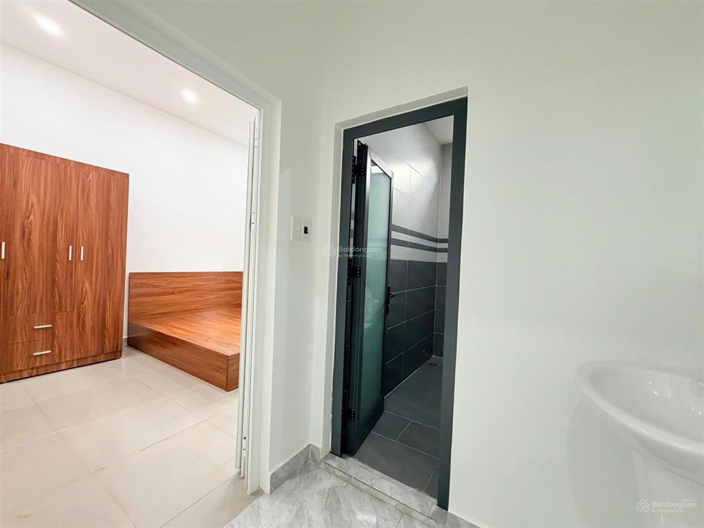 Chỉ 6 tỷ 190 sở hữu ngay nhà 3 tầng lê văn sỹ, hòa minh. 3pn, sát biển
