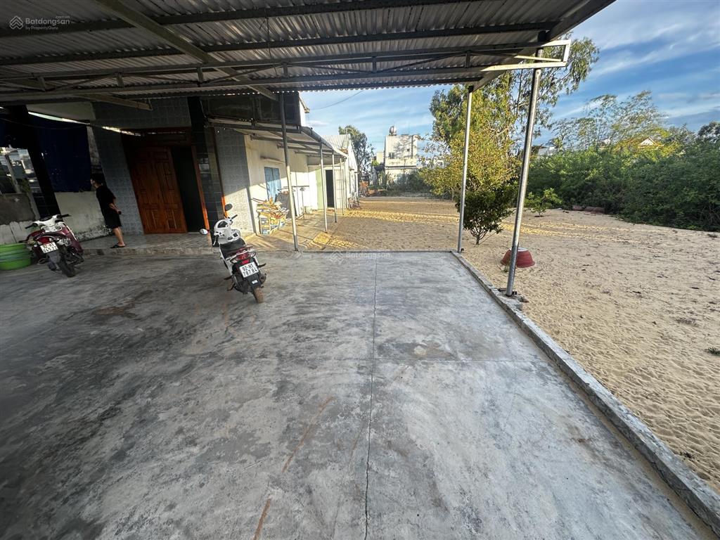 Cần bán lô đất 750m sát biển thôn hà bình cách biển vài bước chân đường ô tô thông thoáng