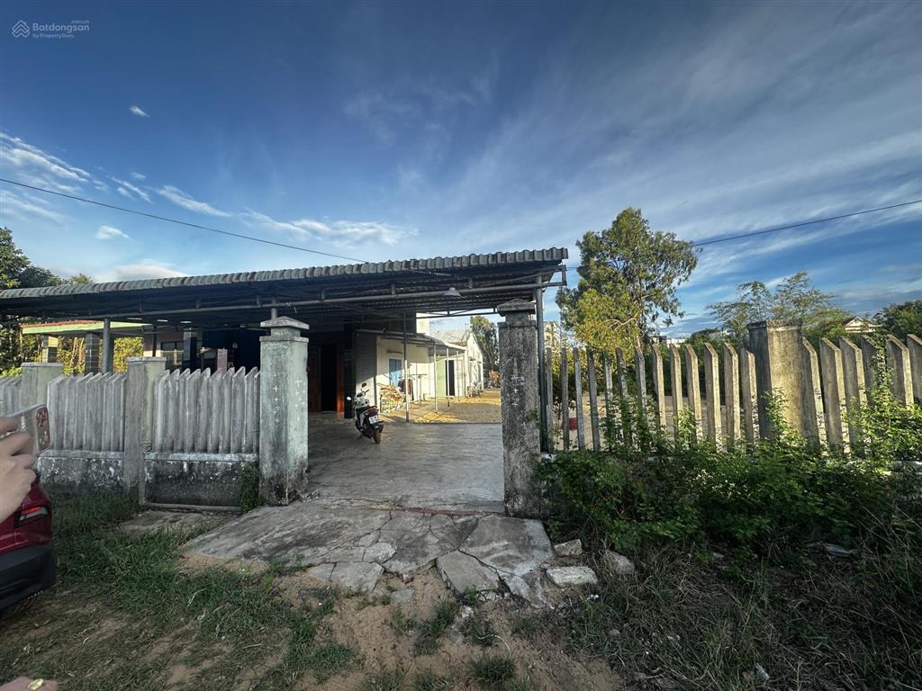Cần bán lô đất 750m sát biển thôn hà bình cách biển vài bước chân đường ô tô thông thoáng