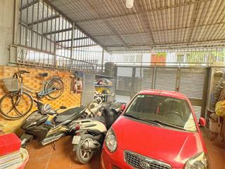 Chủ cần tiền nên bán gấp mảnh đất 100m2 phố ngọc thụy , mặt tiền 5m , ô tô vào đất. giá đầu tư