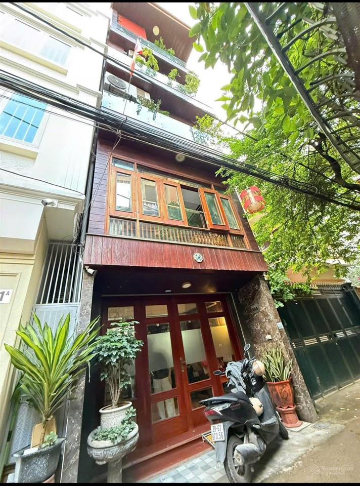 Chủ nhà cần bán căn nhà 55m2 ,5 tầng ,mặt tiền 4,2m phố lạc long quân , 0904 883 ***