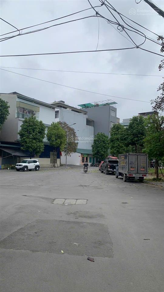 Bán đất phố ngọc thụy 80m2 , mặt tiền 4,5m, gần công viên , phân lô , ô tô đỗ trước cửa 24/7