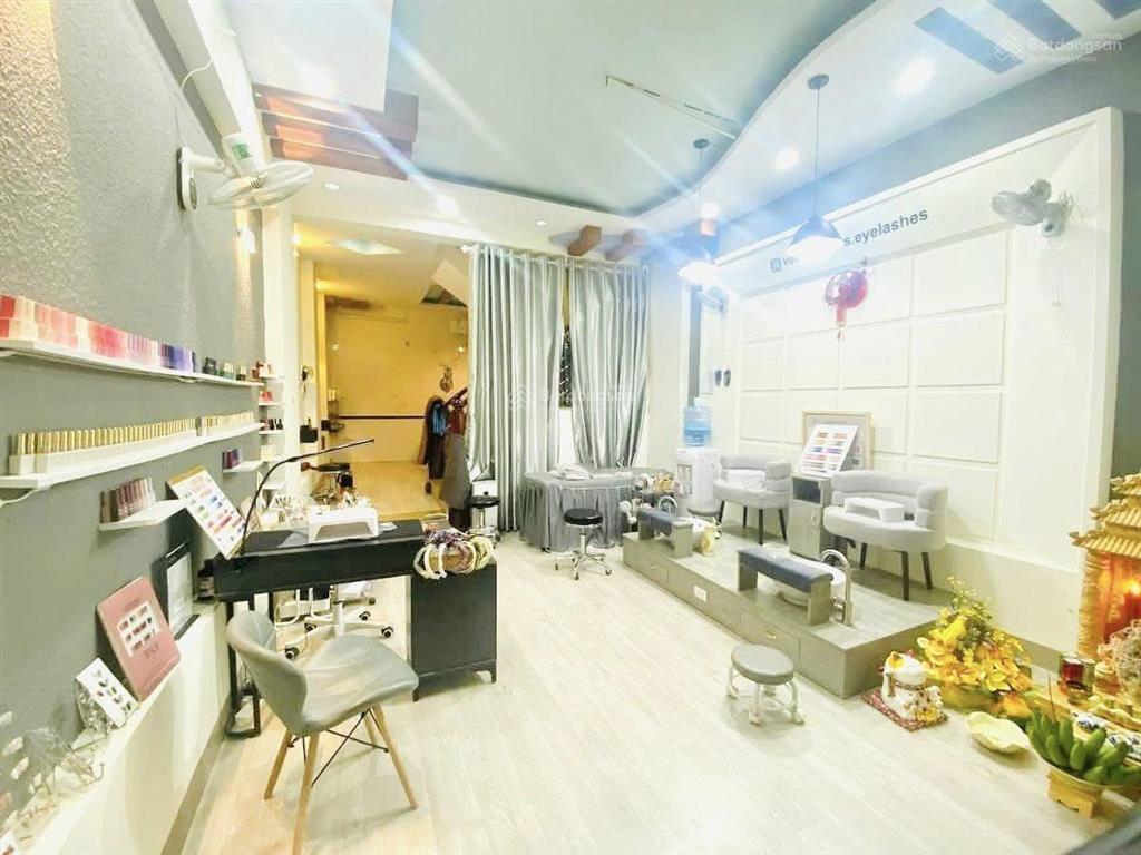 Bán nhà giáp nhất 48m2 5 tầng, mt 4,5m mặt phố kinh doanh