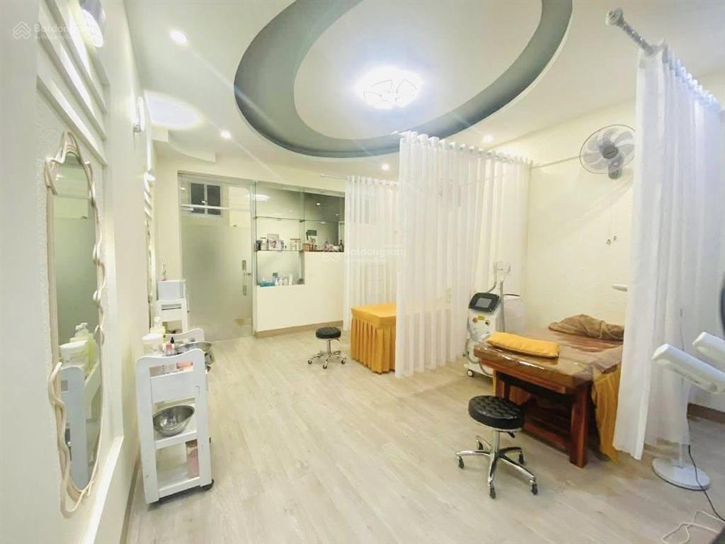 Bán nhà giáp nhất 48m2 5 tầng, mt 4,5m mặt phố kinh doanh