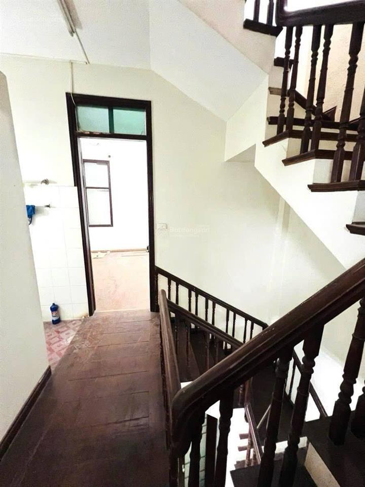 Hoàng quốc việt 55,7m2, 7 tầng thang máy, mặt tiền 4,3m, phân lô khu quân đội , ô tô 7 chỗ đỗ 24/7
