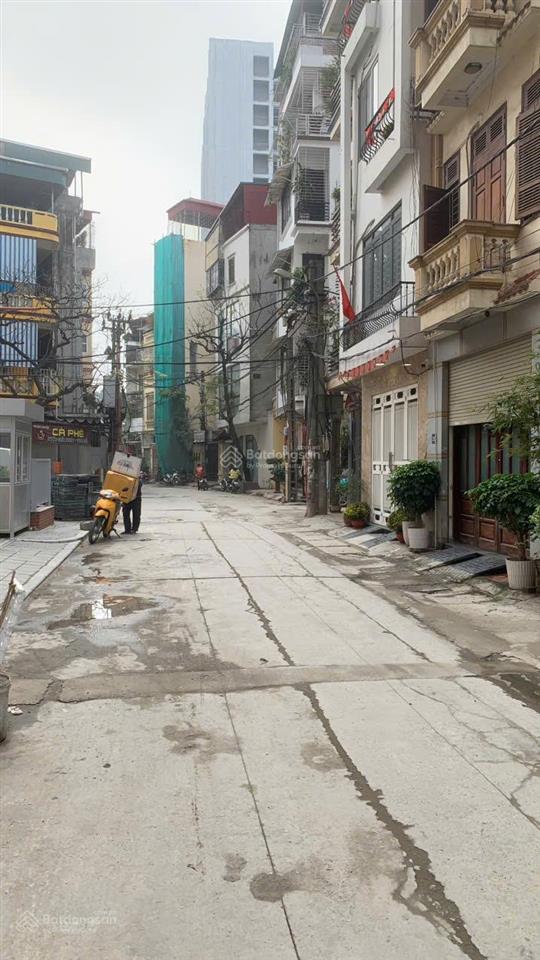 Hoàng quốc việt 55,7m2, 7 tầng thang máy, mặt tiền 4,3m, phân lô khu quân đội , ô tô 7 chỗ đỗ 24/7
