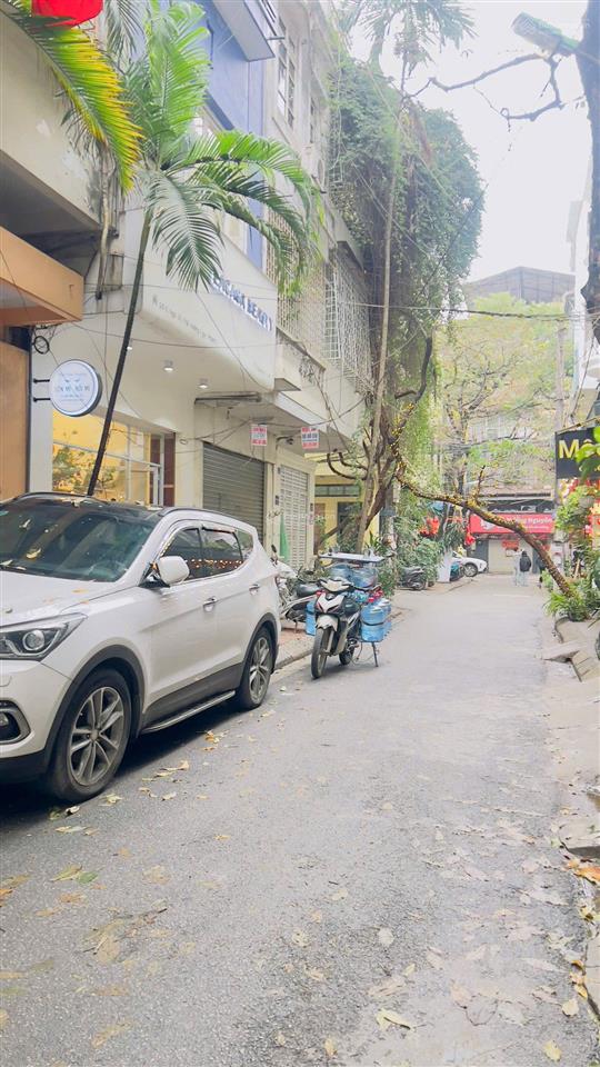 Bán nhà phố nguyên hồng, 42m2, 4 tầng, phân lô ô tô đỗ tránh thoải mái