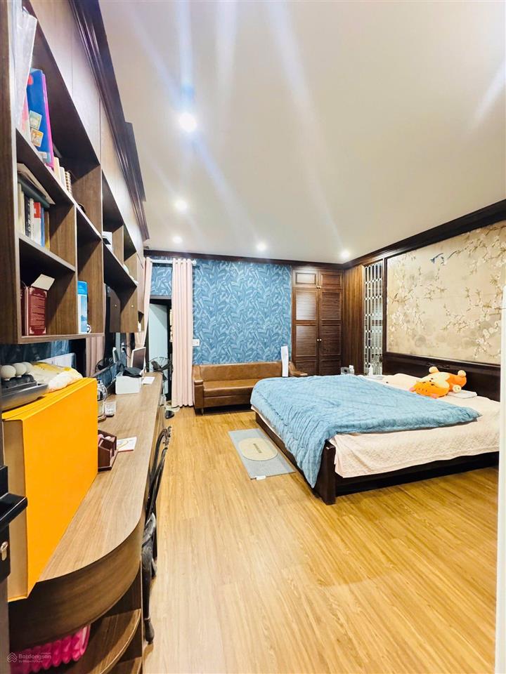 Bán nhà phố đội cấn 62m2, 5 tầng thang máy, mặt tiền 4,3m, ô tô tránh dừng 24/7
