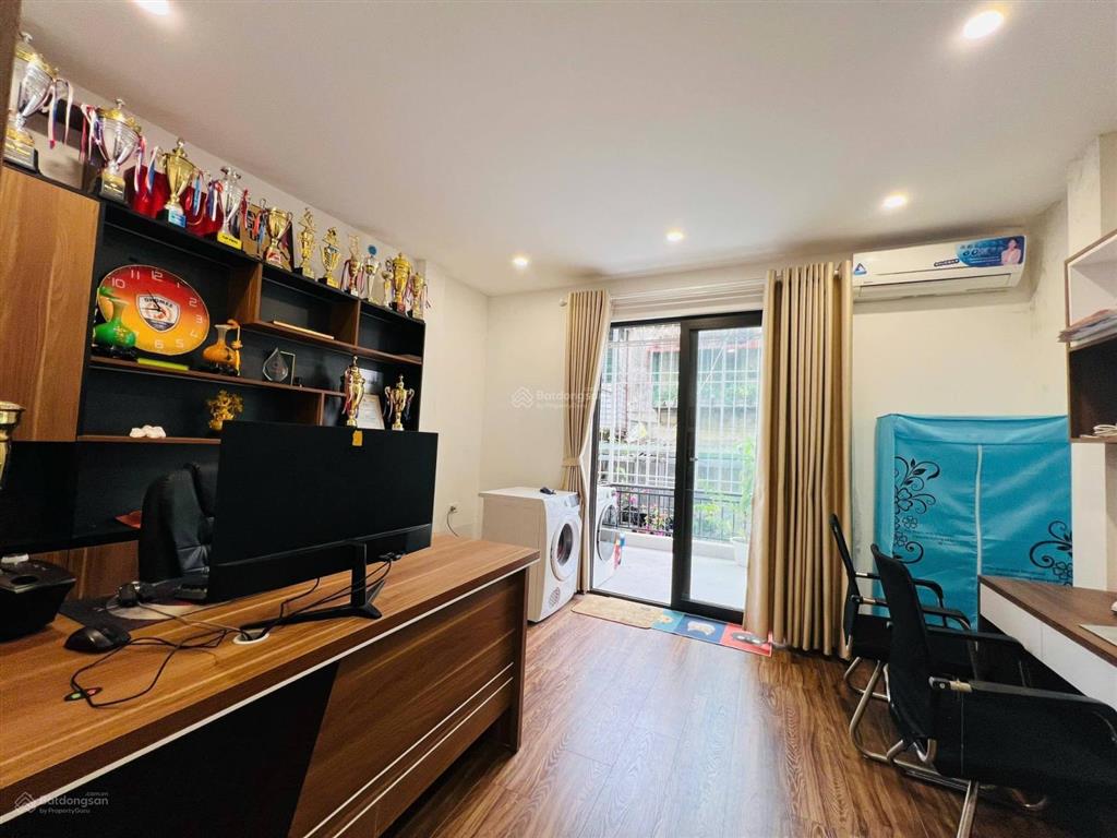 Bán nhà ngõ 164 hồng mai , 34m2*4 tầng, mặt tiền 4,1m. giá chào 9,x tỷ, 5m là ra mặt ngõ ô tô