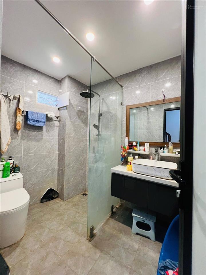 Bán nhà ngõ 164 hồng mai , 34m2*4 tầng, mặt tiền 4,1m. giá chào 9,x tỷ, 5m là ra mặt ngõ ô tô