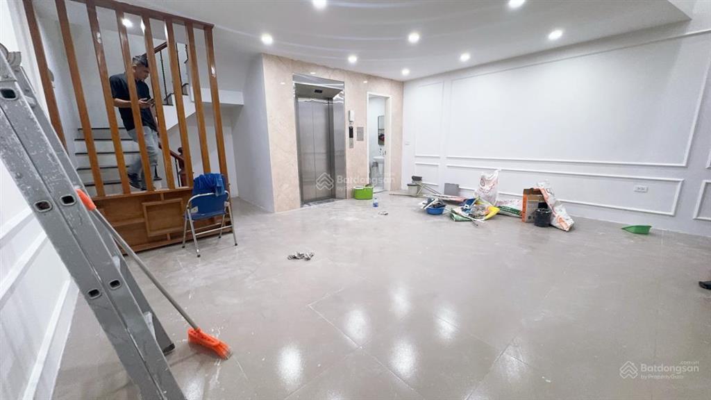 Bán nhà phố phạm ngọc thạch, 65m2, mặt tiền 7m, 8 tầng thang máy, ô tô 7 chỗ vào nhà, gần hồ