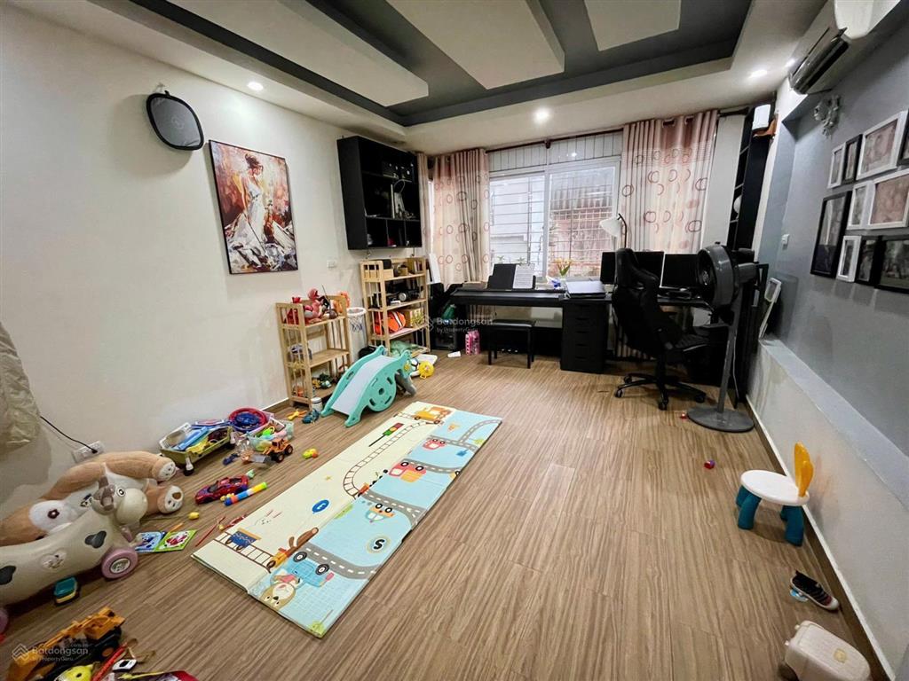 Chính chủ cần bán gấp nhà khu lê trọng tấn 61m2, 5 tầng, mặt tiền 9m, lô góc 2 thoáng vĩnh viễn