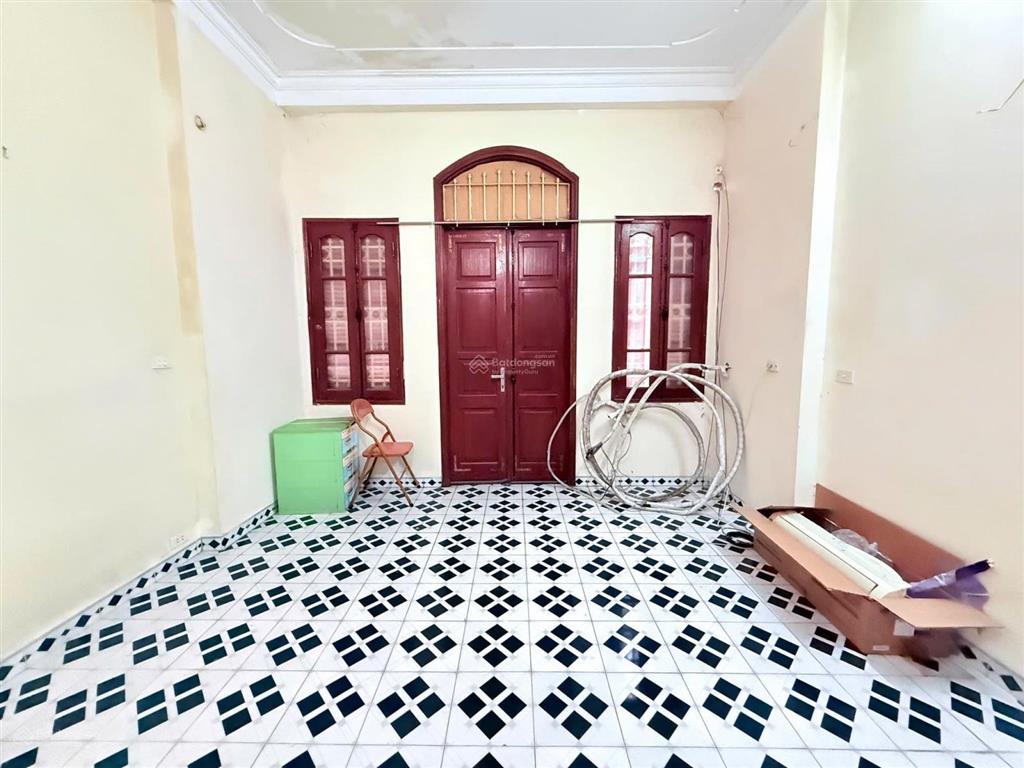 Bán nhà phố vĩnh phúc  ba đình 42m2 ,4 tầng ,mt 4.2m ,ô tô đỗ dừng đỗ trước nhà 24/7