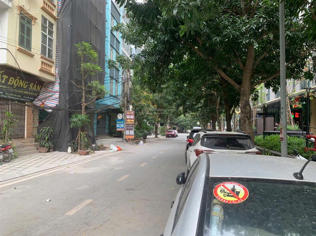 Cần bán nhà phố lạc long quân 51m2 ,4 tầng ,mt 4,4m ,ngõ rộng ô tô tránh dừng đỗ ,gần vườn hoa