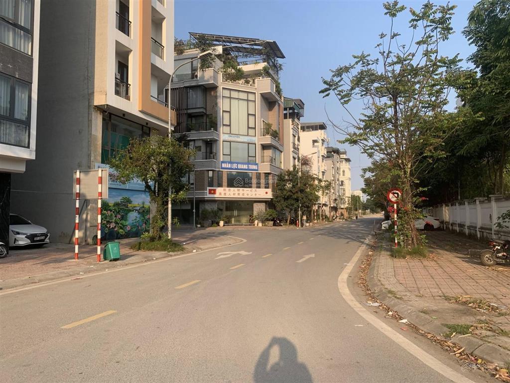 Bán mảnh đất ở phố ngọc thụy 56,3m2, mt 4m, đường 12m, phân lô, gần công viên, giá 19,368 tỷ