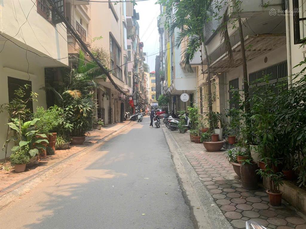 Bán gấp nhà 70m2 ,6 tầng ,mặt tiền 4,5m ,phố thái hà có vỉa hè ,phân lô không ngập ,không quy hoạch