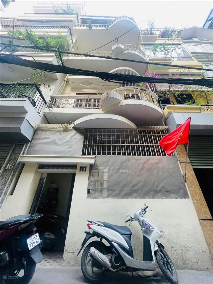 Chủ bán bán mảnh đất 61m2 ,mặt tiền 4,7m phố nguyễn ngọc nại ,tặng ngôi nhà cũ 4 tầng