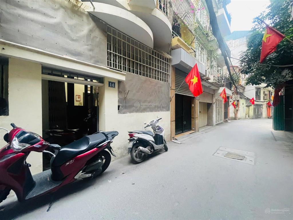 Chủ bán bán mảnh đất 61m2 ,mặt tiền 4,7m phố nguyễn ngọc nại ,tặng ngôi nhà cũ 4 tầng