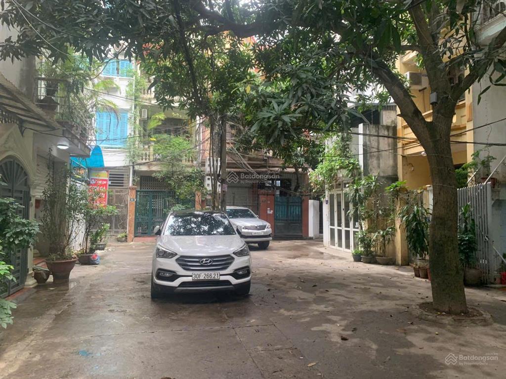 Chủ định cư vào nam cần bán mảnh đất ngõ 575 kim mã ,31m2 lô góc mt 5m , ô tô đỗ tránh thoải mái