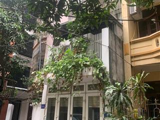 Chủ định cư vào nam cần bán mảnh đất ngõ 575 kim mã ,31m2 lô góc mt 5m , ô tô đỗ tránh thoải mái