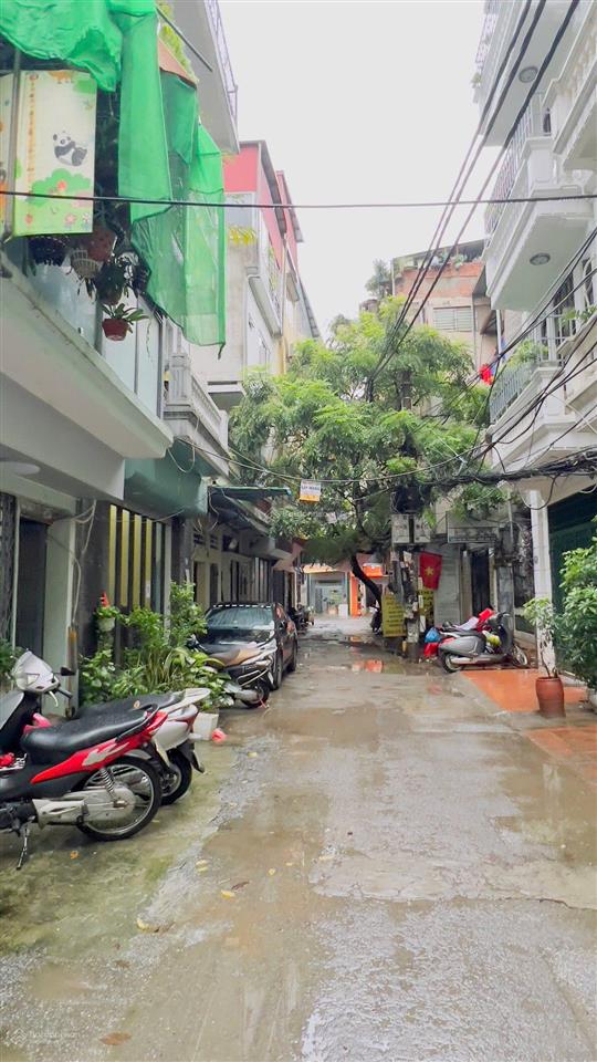 Chính chủ cần bán nhà cũ 4 tầng 52m2, mặt tiền 4m, gần hồ hoàng cầu