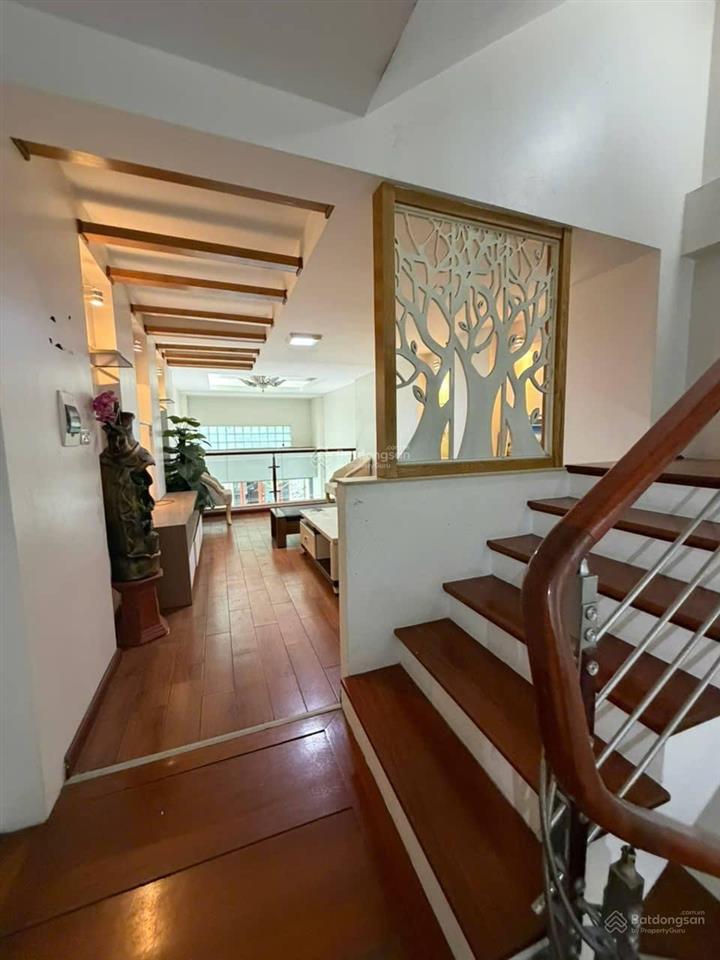 Chính chủ cần bán gấp nhà phố lâm hạ 40m2, 5 tầng, có vỉa hè, ô tô đỗ tránh 24/7
