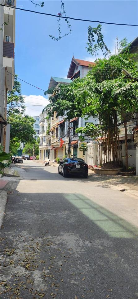 Chính chủ cần bán gấp nhà phố lâm hạ 40m2, 5 tầng, có vỉa hè, ô tô đỗ tránh 24/7