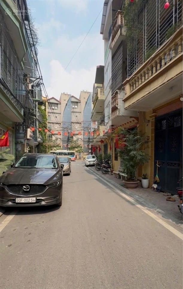 Gia đình cần bán gấp mảnh đất ở sài đồng 75m2, mặt tiền 5m, vuông vắn, ngõ thông ô tô đỗ tránh 24/7