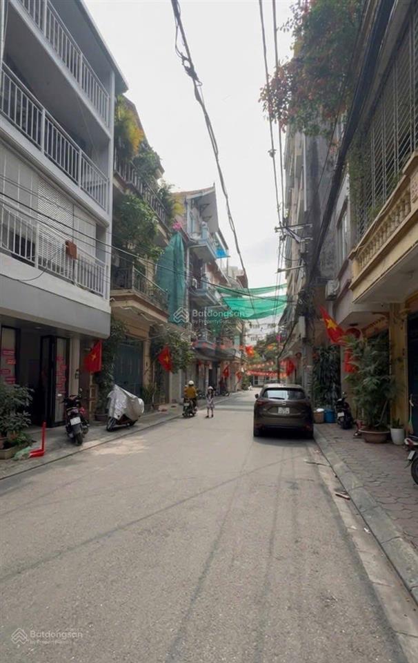 Gia đình cần bán gấp mảnh đất ở sài đồng 75m2, mặt tiền 5m, vuông vắn, ngõ thông ô tô đỗ tránh 24/7